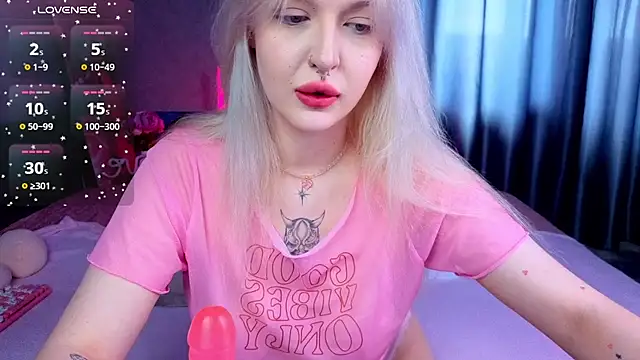 BlondieSummer online show from July 2026 09:27:01 AM