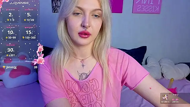 BlondieSummer online show from July 2026 06:53:01 PM