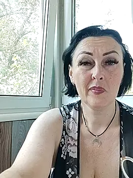 HelgaDennis online show from August 2026 12:52:02 PM
