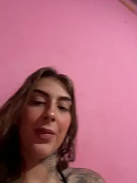Snapshot of miiabellovic chatting on April 2026 03:25:01 PM miiabellovic online show from April 2026 03:25:01 PM