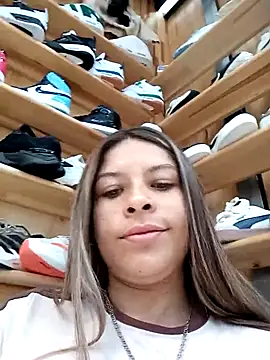 alanna6950 online show from May 2026 04:33:01 PM