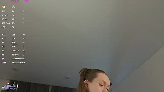 mowalova online show from May 2026 09:43:01 PM