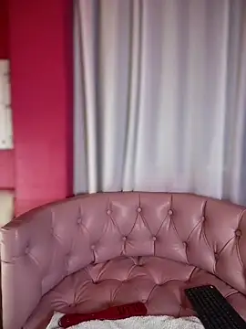 LeylaKnox online show from May 2026 07:32:01 PM