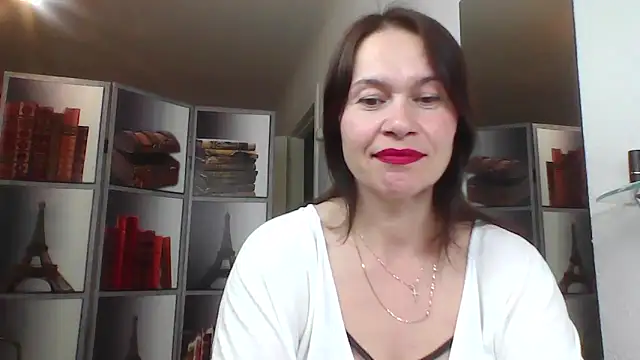 Selena Moo online show from May 2026 09:15:02 AM