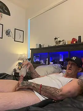 bilateralBKamputee online show from April 2026 04:48:01 PM