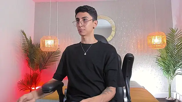 Snapshot of Gio_carangi chatting on July 2026 04:48:01 AM Gio carangi online show from July 2026 04:48:01 AM