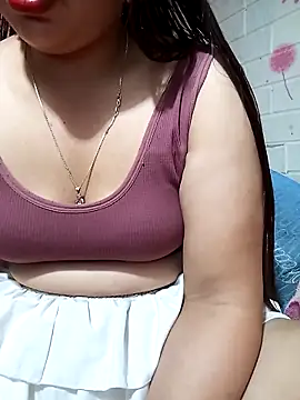 Snapshot of Hena__ chatting on April 2026 05:19:02 AM Hena online show from April 2026 05:19:02 AM