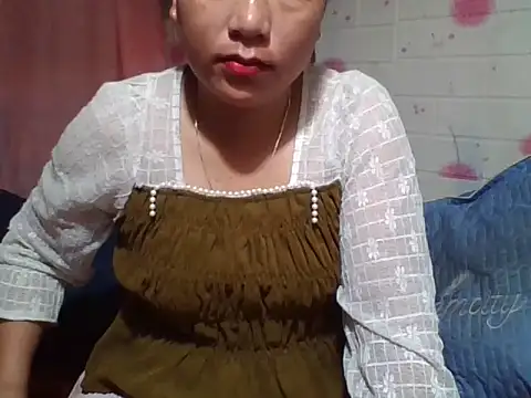 Snapshot of Hena__ chatting on April 2026 10:59:01 PM Hena online show from April 2026 10:59:01 PM