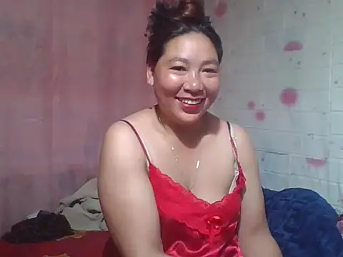 Snapshot of Hena__ chatting on April 2026 04:39:01 AM Hena online show from April 2026 04:39:01 AM