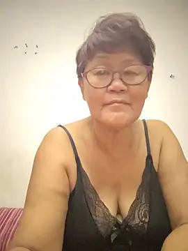 Sunflower1956 online show from May 2026 11:28:02 AM