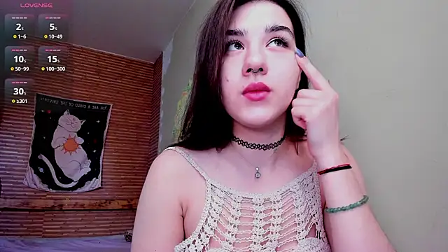 Snapshot of Elly__Green chatting on May 2026 02:18:01 AM Elly Green online show from May 2026 02:18:01 AM