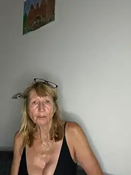 MatureKim online show from July 2026 08:44:01 PM
