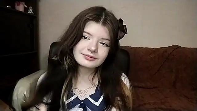 Eva Ange online show from May 2026 06:03:01 PM