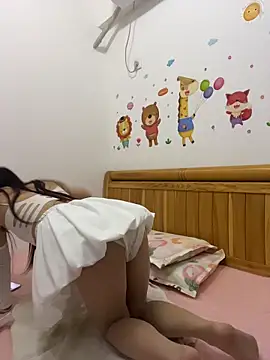 Snapshot of flylingling33 chatting on March 2026 04:56:01 PM flylingling33 online show from March 2026 04:56:01 PM