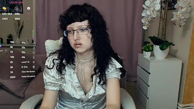 JordanSvetlik online show from May 2026 07:33:01 PM