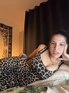 Snapshot of georginamoor chatting on April 2026 09:10:02 PM georginamoor online show from April 2026 09:10:02 PM