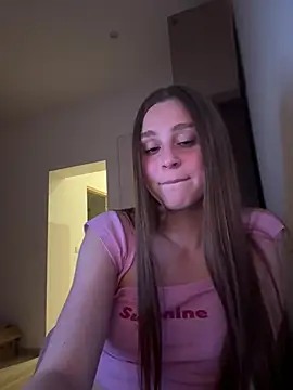 Snapshot of BellMeow_ chatting on May 2026 07:32:02 PM BellMeow online show from May 2026 07:32:02 PM