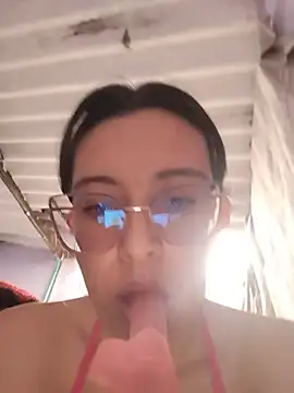 Snapshot of Greta_silber26 chatting on May 2026 09:33:01 PM Greta silber26 online show from May 2026 09:33:01 PM