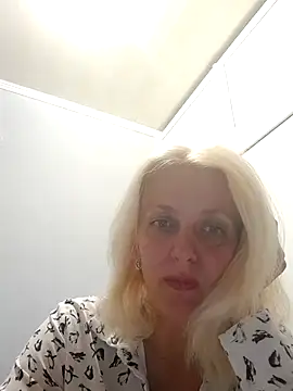 MiaLove183 online show from July 2026 01:58:01 PM