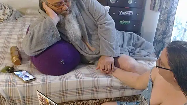 Snapshot of DaddyandMuffin chatting on March 2026 09:25:01 PM DaddyandMuffin online show from March 2026 09:25:01 PM