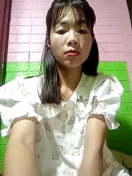 AmyLinee01 online show from May 2026 06:08:01 AM