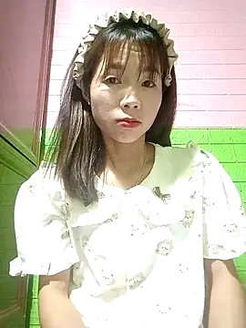 AmyLinee01 online show from May 2026 12:12:01 PM