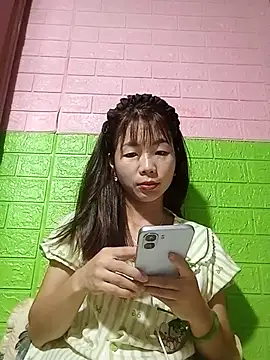 Snapshot of AmyLinee01 chatting on June 2026 05:13:02 AM AmyLinee01 online show from June 2026 05:13:02 AM