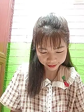 Snapshot of AmyLinee01 chatting on June 2026 08:18:01 AM AmyLinee01 online show from June 2026 08:18:01 AM