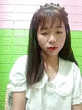 Snapshot of AmyLinee01 chatting on June 2026 08:28:01 AM AmyLinee01 online show from June 2026 08:28:01 AM