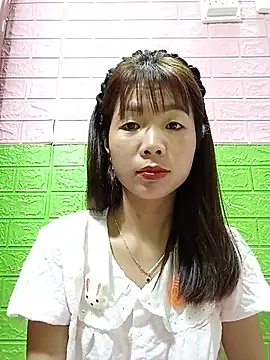 Snapshot of AmyLinee01 chatting on June 2026 11:41:01 AM AmyLinee01 online show from June 2026 11:41:01 AM