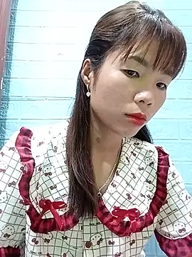 Snapshot of AmyLinee01 chatting on July 2026 12:21:02 PM AmyLinee01 online show from July 2026 12:21:02 PM