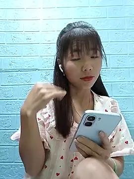 Snapshot of AmyLinee01 chatting on July 2026 11:17:01 AM AmyLinee01 online show from July 2026 11:17:01 AM