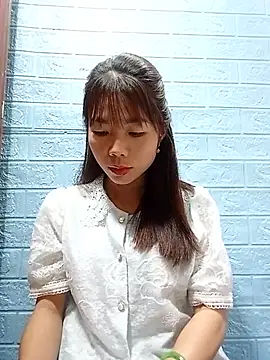 Snapshot of AmyLinee01 chatting on August 2026 11:41:02 AM AmyLinee01 online show from August 2026 11:41:02 AM