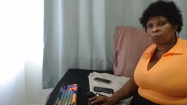 Snapshot of Lucia-boobs chatting on July 2026 03:00:02 PM Lucia-boobs online show from July 2026 03:00:02 PM