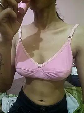 Snapshot of Curvy_Amyra chatting on May 2026 06:03:01 PM Curvy Amyra online show from May 2026 06:03:01 PM
