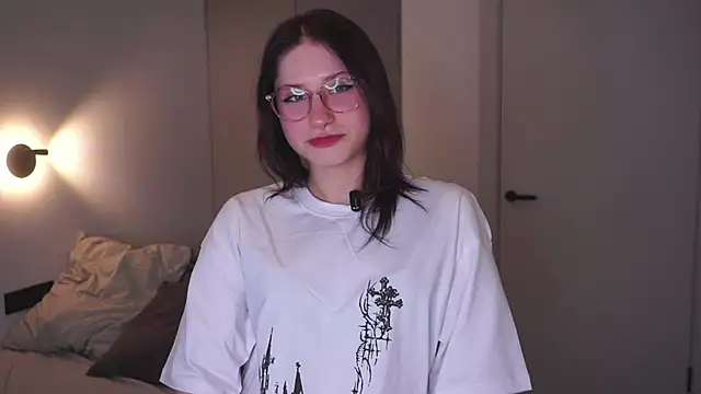 Snapshot of CindieArning chatting on March 2026 06:33:01 PM CindieArning online show from March 2026 06:33:01 PM