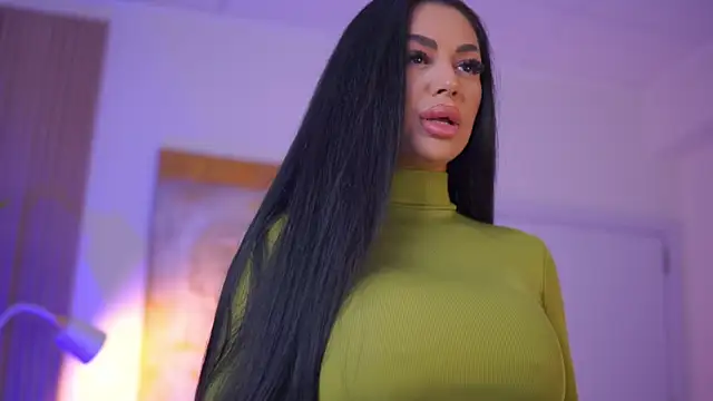 LatinaMorene online show from April 2026 06:27:02 PM