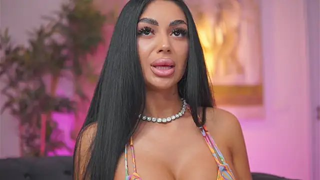 LatinaMorene online show from July 2026 06:10:02 PM