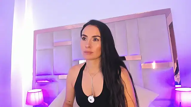 Snapshot of velvetlunaa_ chatting on May 2026 01:18:02 PM velvetlunaa online show from May 2026 01:18:02 PM