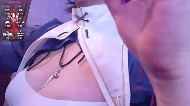 Carmillaa online show from April 2026 11:18:01 PM