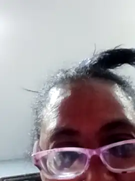 Snapshot of sexymomsn chatting on May 2026 01:36:02 AM sexymomsn online show from May 2026 01:36:02 AM