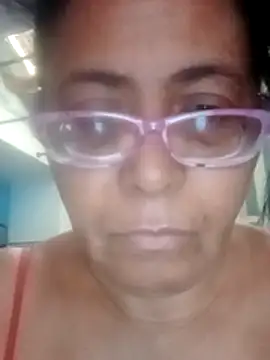 Snapshot of sexymomsn chatting on June 2026 01:25:02 PM sexymomsn online show from June 2026 01:25:02 PM