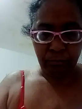 Snapshot of sexymomsn chatting on June 2026 11:18:02 AM sexymomsn online show from June 2026 11:18:02 AM