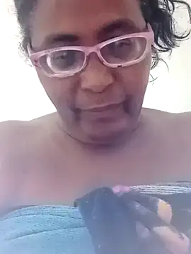 Snapshot of sexymomsn chatting on August 2026 07:38:02 PM sexymomsn online show from August 2026 07:38:02 PM