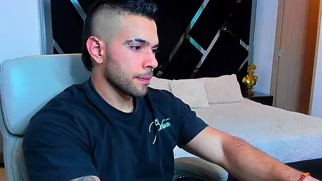 Raytorres online show from July 2026 10:56:02 PM