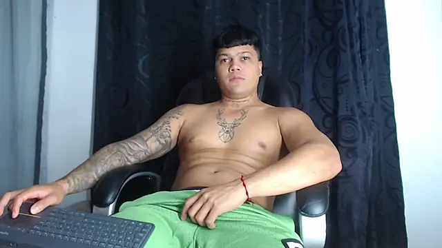 Snapshot of Pedro_x777 chatting on April 2026 04:01:01 AM Pedro x777 online show from April 2026 04:01:01 AM