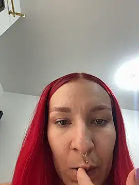 Snapshot of Amelie-RedHoney chatting on April 2026 07:15:01 PM Amelie-RedHoney online show from April 2026 07:15:01 PM