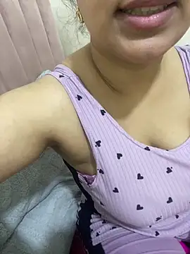 Snapshot of Salma-23 chatting on June 2026 09:06:02 PM Salma-23 online show from June 2026 09:06:02 PM