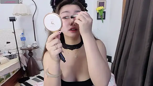 DAHLiA95 online show from May 2026 07:14:02 AM