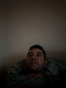 Sueliton2 online show from April 2026 09:45:01 PM